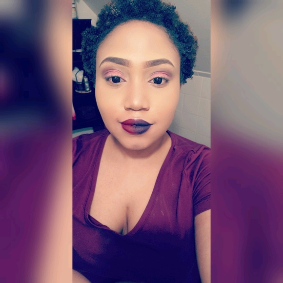 Meet your Posher, Britney - Picture 1 of 1